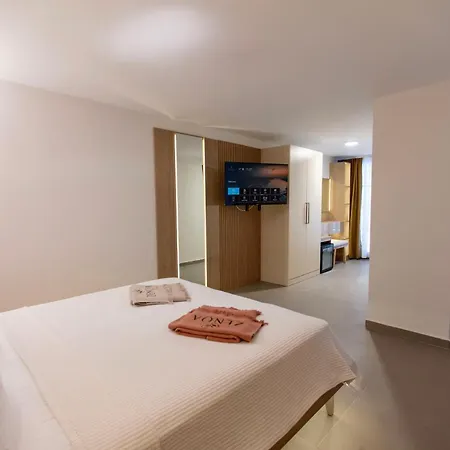 Zenoa Ξενοδοχείο *